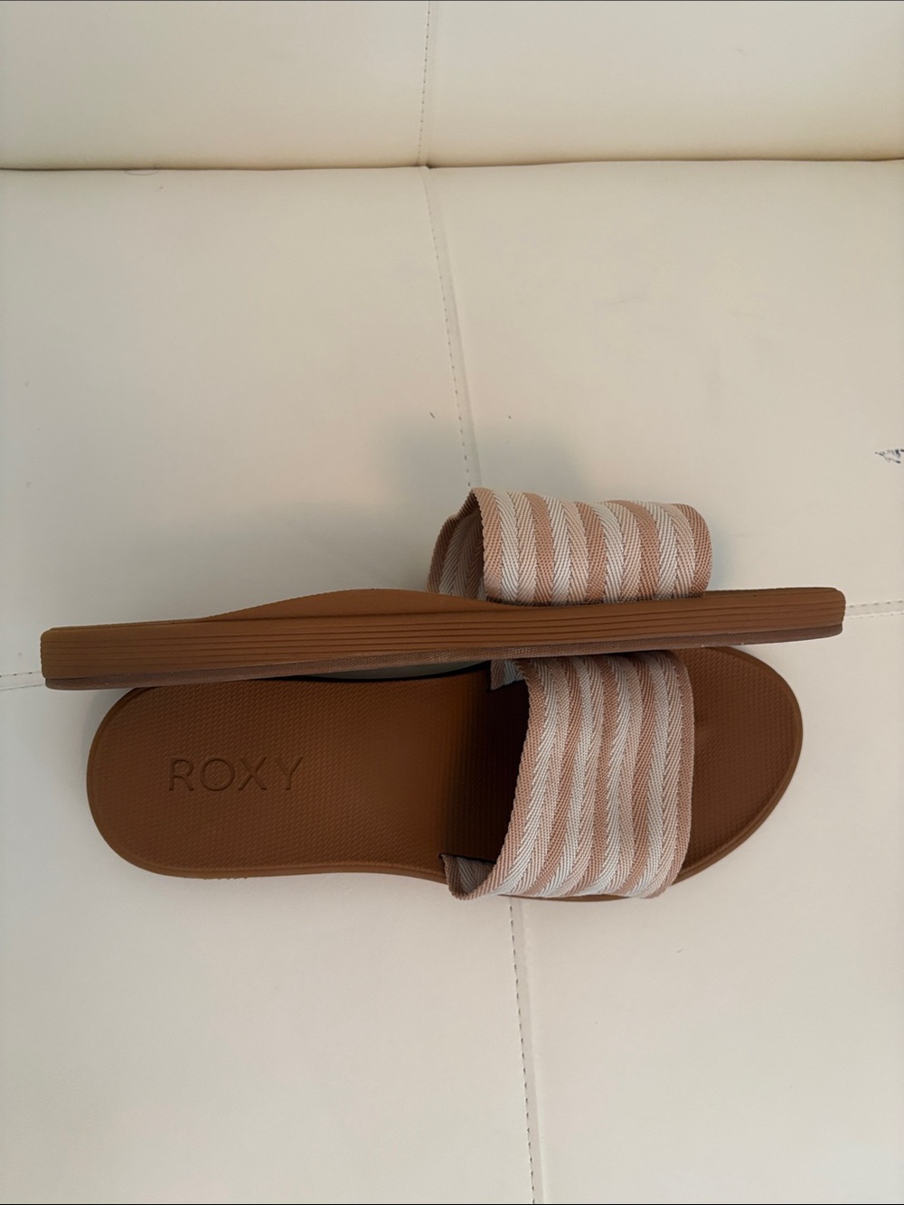 Roxy Slide Sandals in Tan with Stripe Strap-Size 10 - Picture 3 of 4